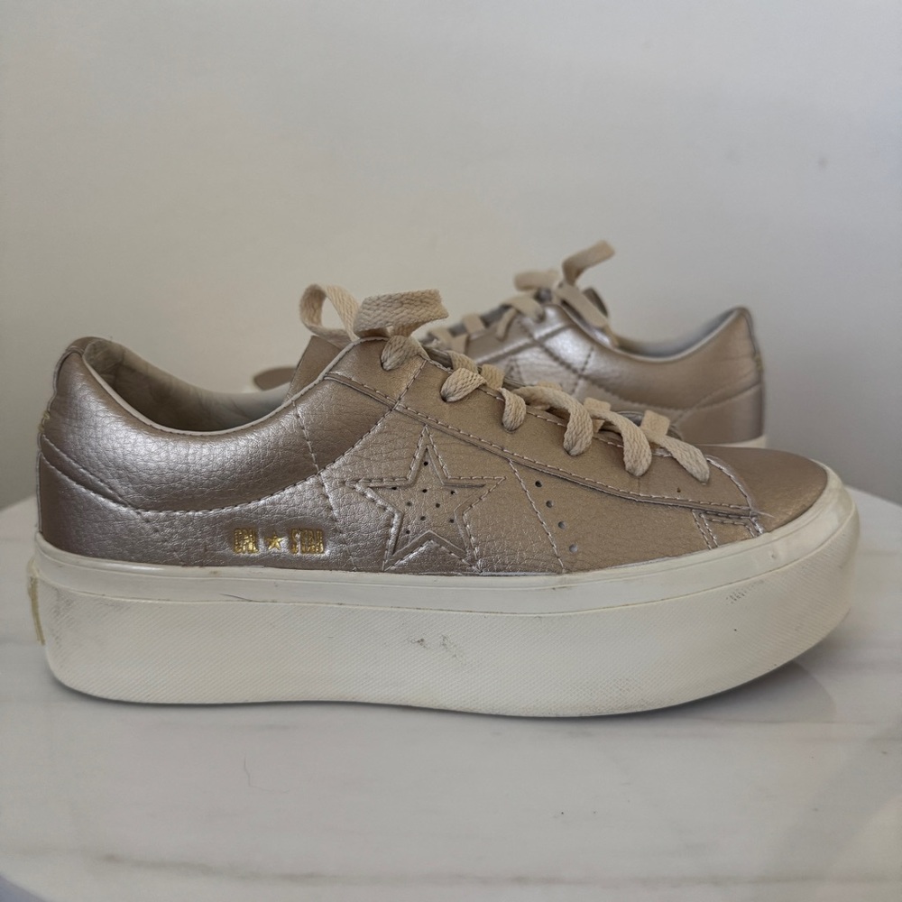 Converse One Star Platform Ox, Light Gold Metallic Sneakers, Size 7